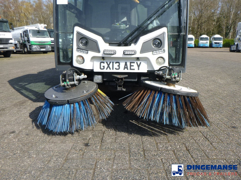 Johnston C202 compact street sweeper - Gatvių šlavimo mašina: foto 5 Johnston C202 compact street sweeper - Gatvių šlavimo mašina: foto 5