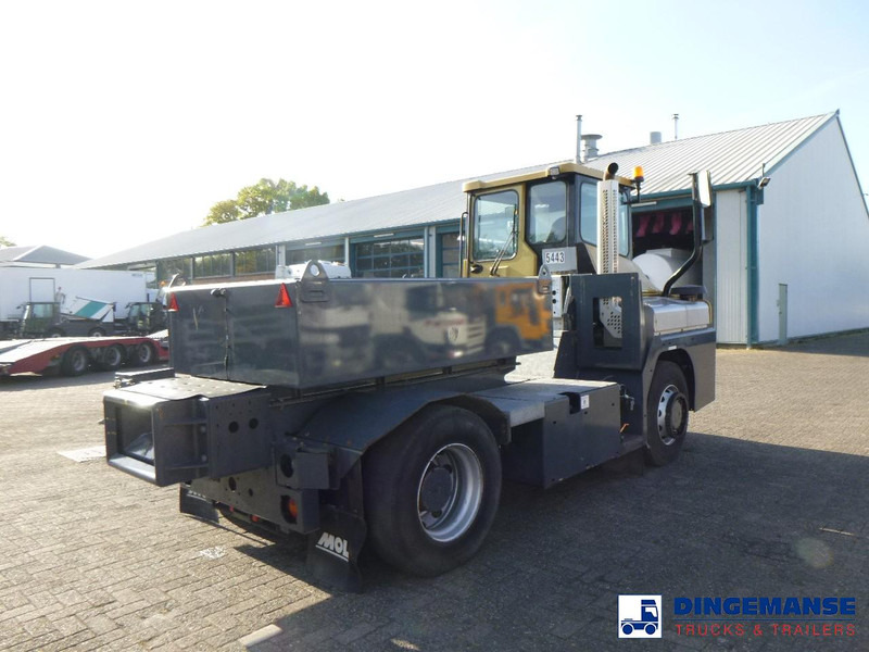 MOL RM 255 4X4 terminal drawbar tractor 150 ton - Terminalų vilkikas: foto 4 MOL RM 255 4X4 terminal drawbar tractor 150 ton - Terminalų vilkikas: foto 4