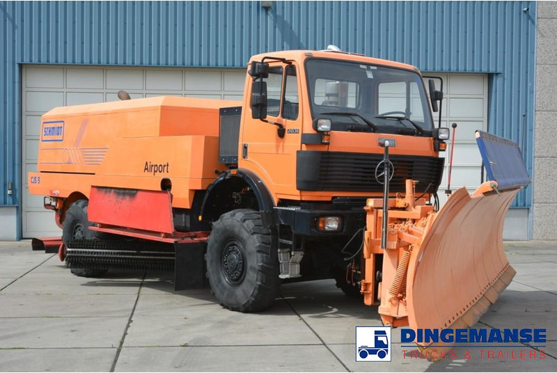 Mercedes-Benz SK 2031 4x4x4 Schmidt CJS9 airport sweeper snow plough - Sniego valymo mašina: foto 1 Mercedes-Benz SK 2031 4x4x4 Schmidt CJS9 airport sweeper snow plough - Sniego valymo mašina: foto 1
