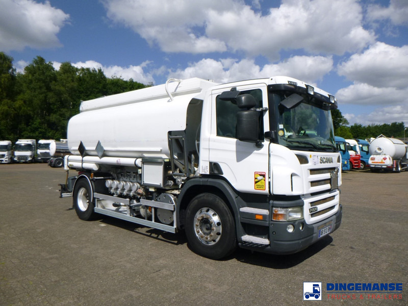 Scania P 270 DB 4x2 fuel tank 13.7 m3 / 5 comp - Autocisterna: foto 2 Scania P 270 DB 4x2 fuel tank 13.7 m3 / 5 comp - Autocisterna: foto 2