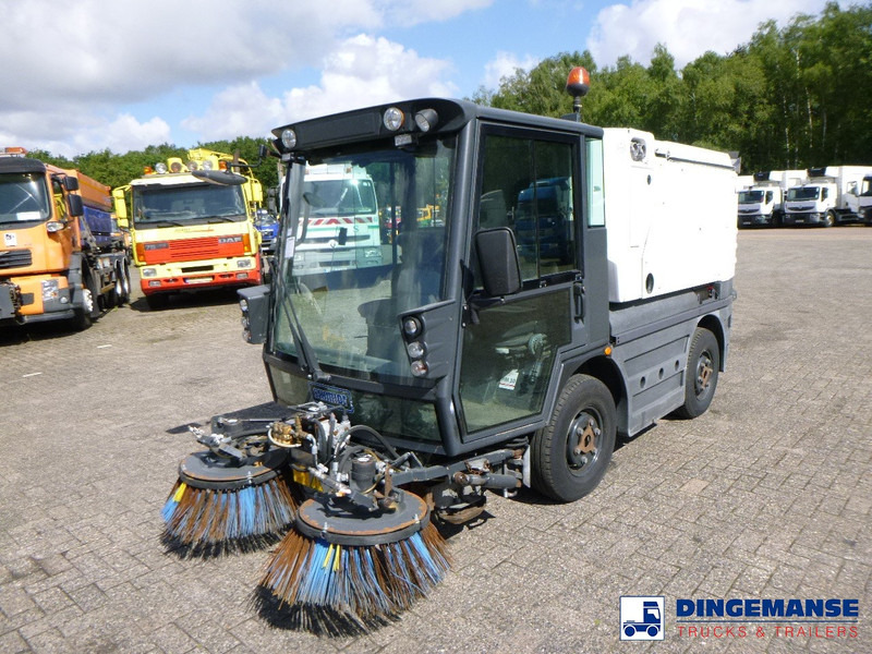 Schmidt Compact 200 street sweeper - Gatvių šlavimo mašina: foto 1 Schmidt Compact 200 street sweeper - Gatvių šlavimo mašina: foto 1