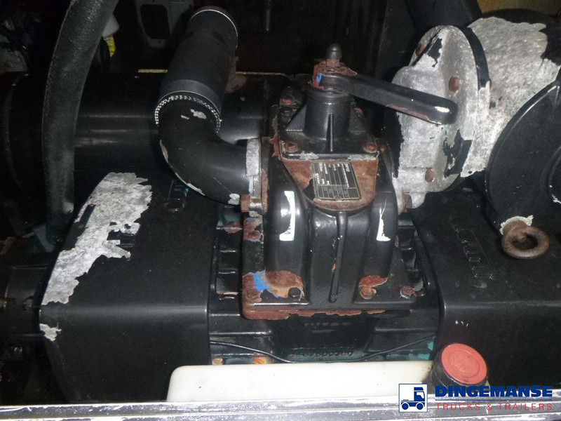 Asenizatorius VALLELY Vacuum tank alu 30 m3 / 1 comp + Engine: foto 15