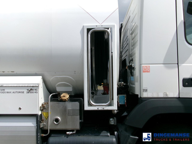 Volvo FM 380 6X2 fuel tank 20.6 m3 / 4 comp - Autocisterna: foto 5 Volvo FM 380 6X2 fuel tank 20.6 m3 / 4 comp - Autocisterna: foto 5