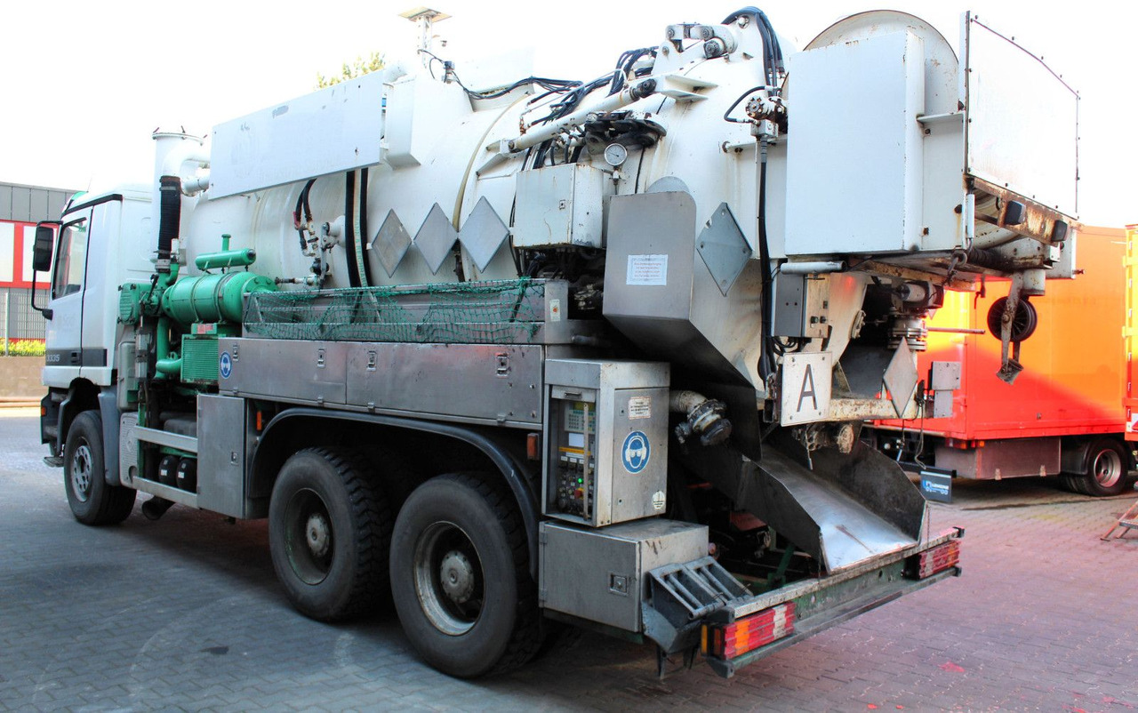 Mercedes-Benz Actros 3335 6x4 Kroll 13m³ HD-Kombi ADR/GGVS V2A - Asenizatorius: foto 5 Mercedes-Benz Actros 3335 6x4 Kroll 13m³ HD-Kombi ADR/GGVS V2A - Asenizatorius: foto 5