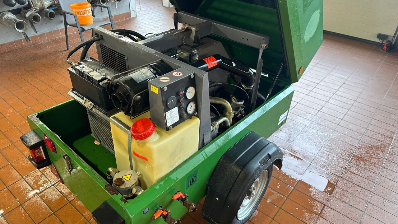 Baukompressor IRMER+ELZE - Priekaba: foto 1 Baukompressor IRMER+ELZE - Priekaba: foto 1