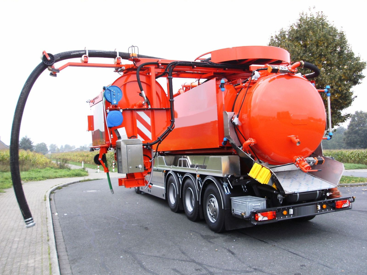 Scania R450 8x4 Kroll 19m³ W-Rückgewinner Kombi-HD +ADR - Asenizatorius: foto 2 Scania R450 8x4 Kroll 19m³ W-Rückgewinner Kombi-HD +ADR - Asenizatorius: foto 2