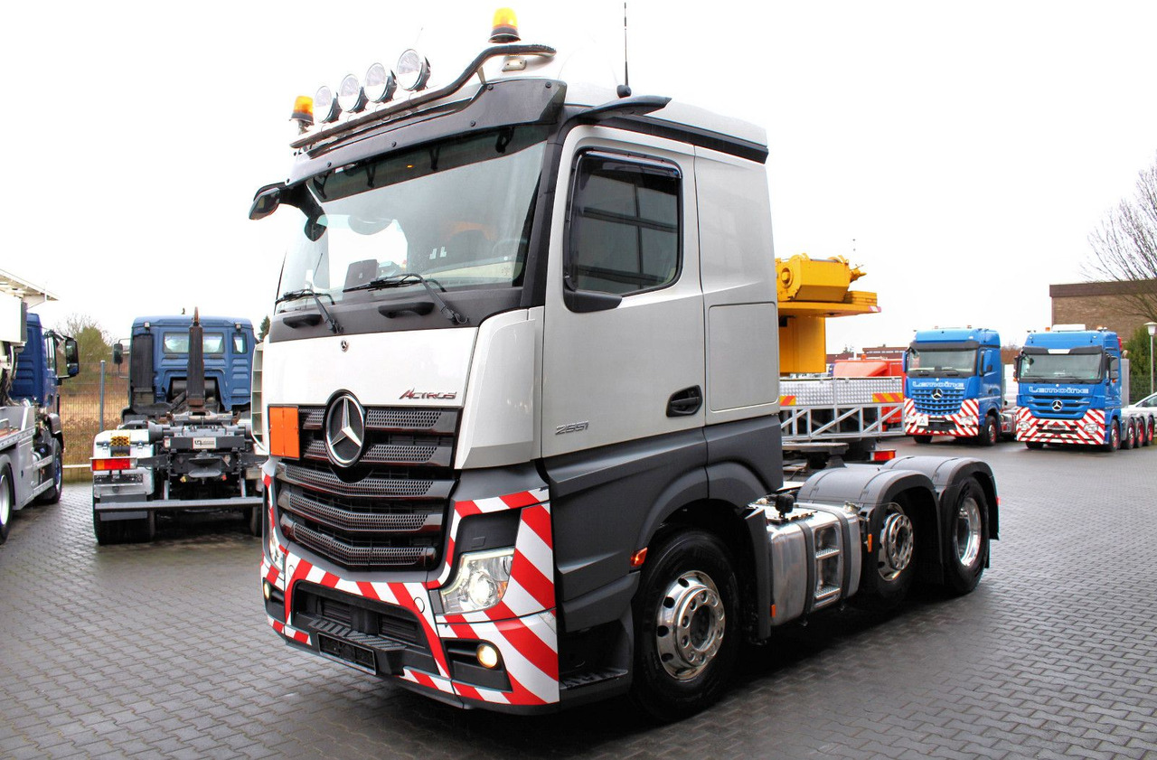 Mercedes-Benz Actros 2551 6x2 BigSpace 68 to Schwerlast + LIFT - Vilkikas: foto 2 Mercedes-Benz Actros 2551 6x2 BigSpace 68 to Schwerlast + LIFT - Vilkikas: foto 2