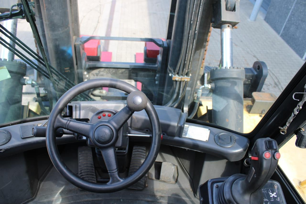 Hyster H28.00XM-16CH - Dyzelinis krautuvas: foto 4 Hyster H28.00XM-16CH - Dyzelinis krautuvas: foto 4