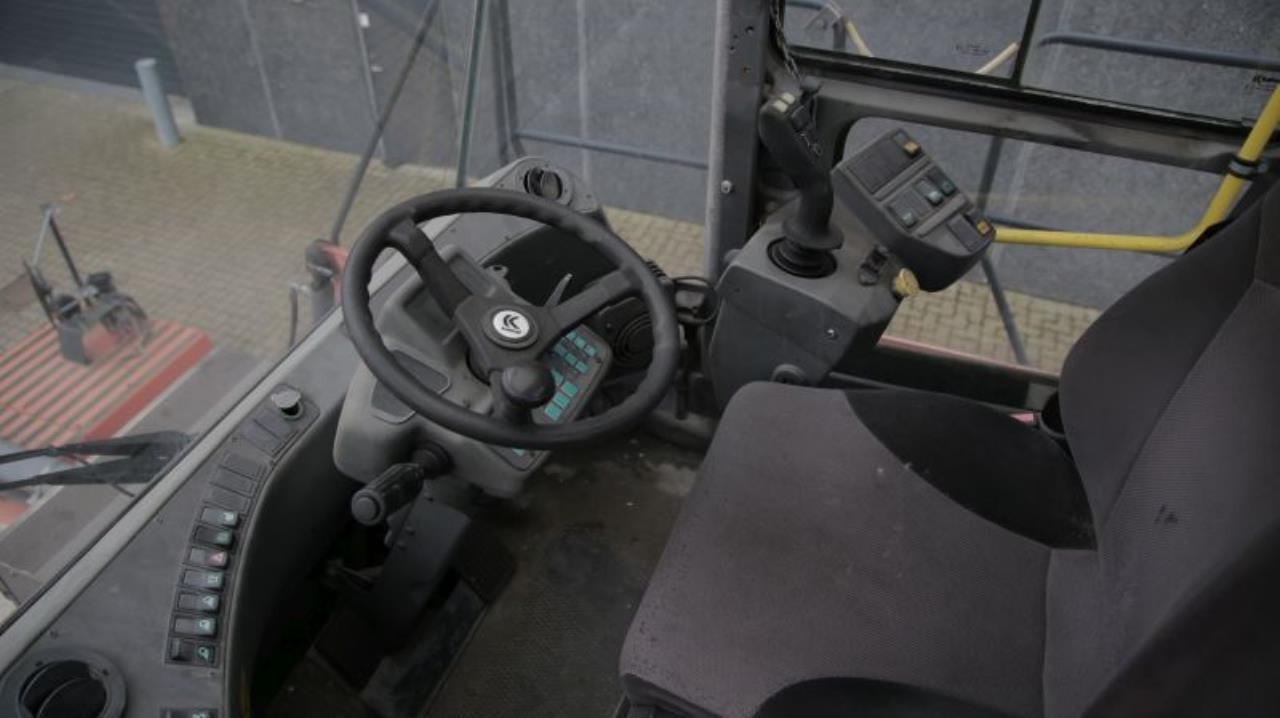 Kalmar DCF90-45ES - Konteinerių krautuvas: foto 4 Kalmar DCF90-45ES - Konteinerių krautuvas: foto 4