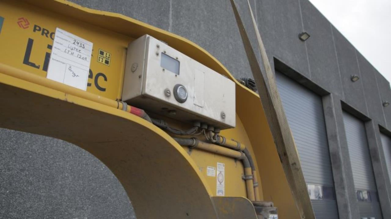 Liftec LTH120 - Žemo profilio platforma puspriekabė: foto 4 Liftec LTH120 - Žemo profilio platforma puspriekabė: foto 4