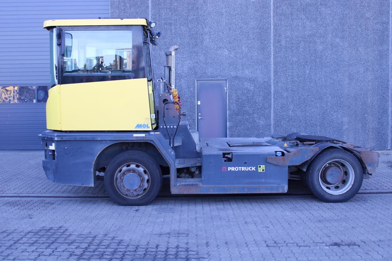 MOL RM255 4X4 - Terminalų vilkikas: foto 1 MOL RM255 4X4 - Terminalų vilkikas: foto 1