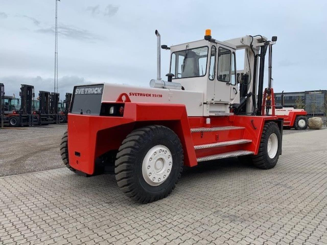 SveTruck 25120-42 - Dyzelinis krautuvas: foto 3 SveTruck 25120-42 - Dyzelinis krautuvas: foto 3