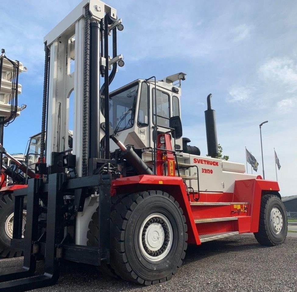 SveTruck 32120-50 - Dyzelinis krautuvas: foto 2 SveTruck 32120-50 - Dyzelinis krautuvas: foto 2