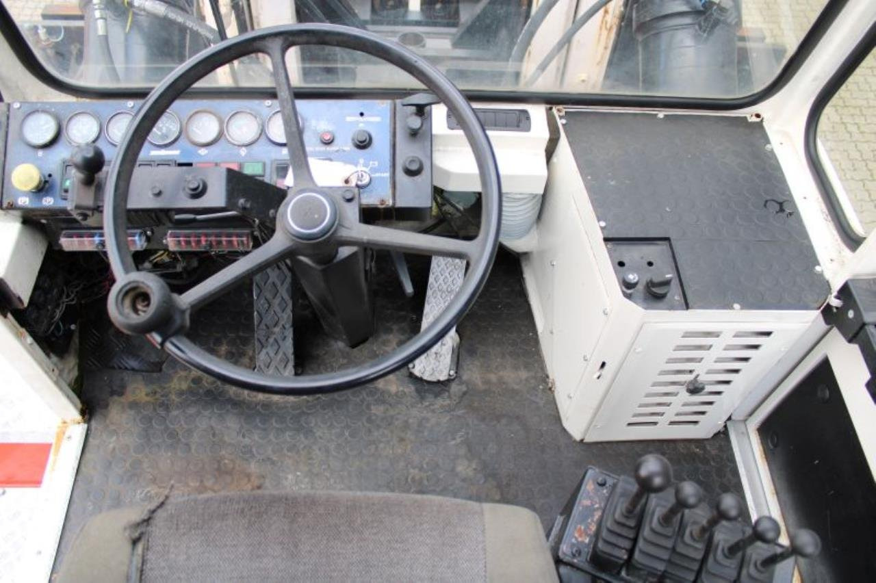 SveTruck 42120-52 - Dyzelinis krautuvas: foto 4 SveTruck 42120-52 - Dyzelinis krautuvas: foto 4