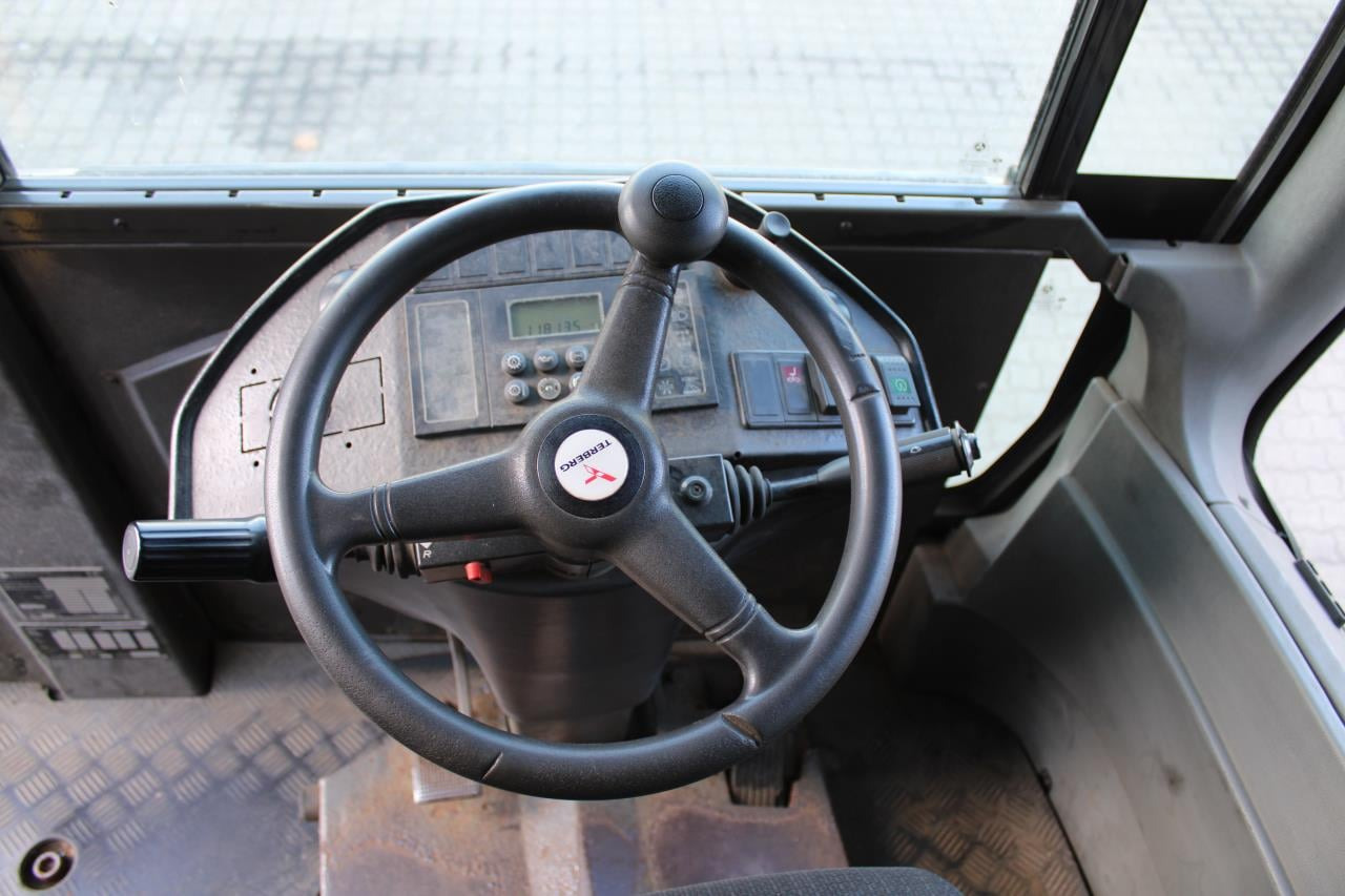 Terberg RT282 - Terminalų vilkikas: foto 4 Terberg RT282 - Terminalų vilkikas: foto 4