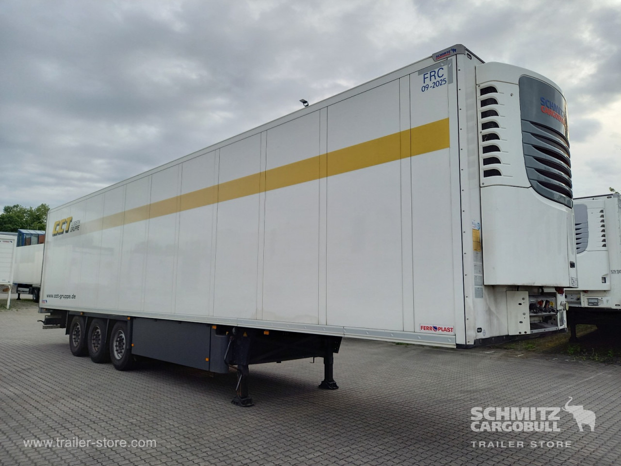 SCHMITZ Auflieger Tiefkühler Standard Double deck - Izoterminis puspriekabė: foto 1 SCHMITZ Auflieger Tiefkühler Standard Double deck - Izoterminis puspriekabė: foto 1