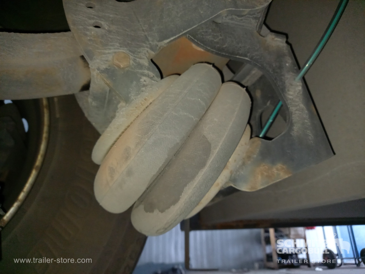 SCHMITZ Auflieger Tiefkühler Standard Double deck - Izoterminis puspriekabė: foto 3 SCHMITZ Auflieger Tiefkühler Standard Double deck - Izoterminis puspriekabė: foto 3