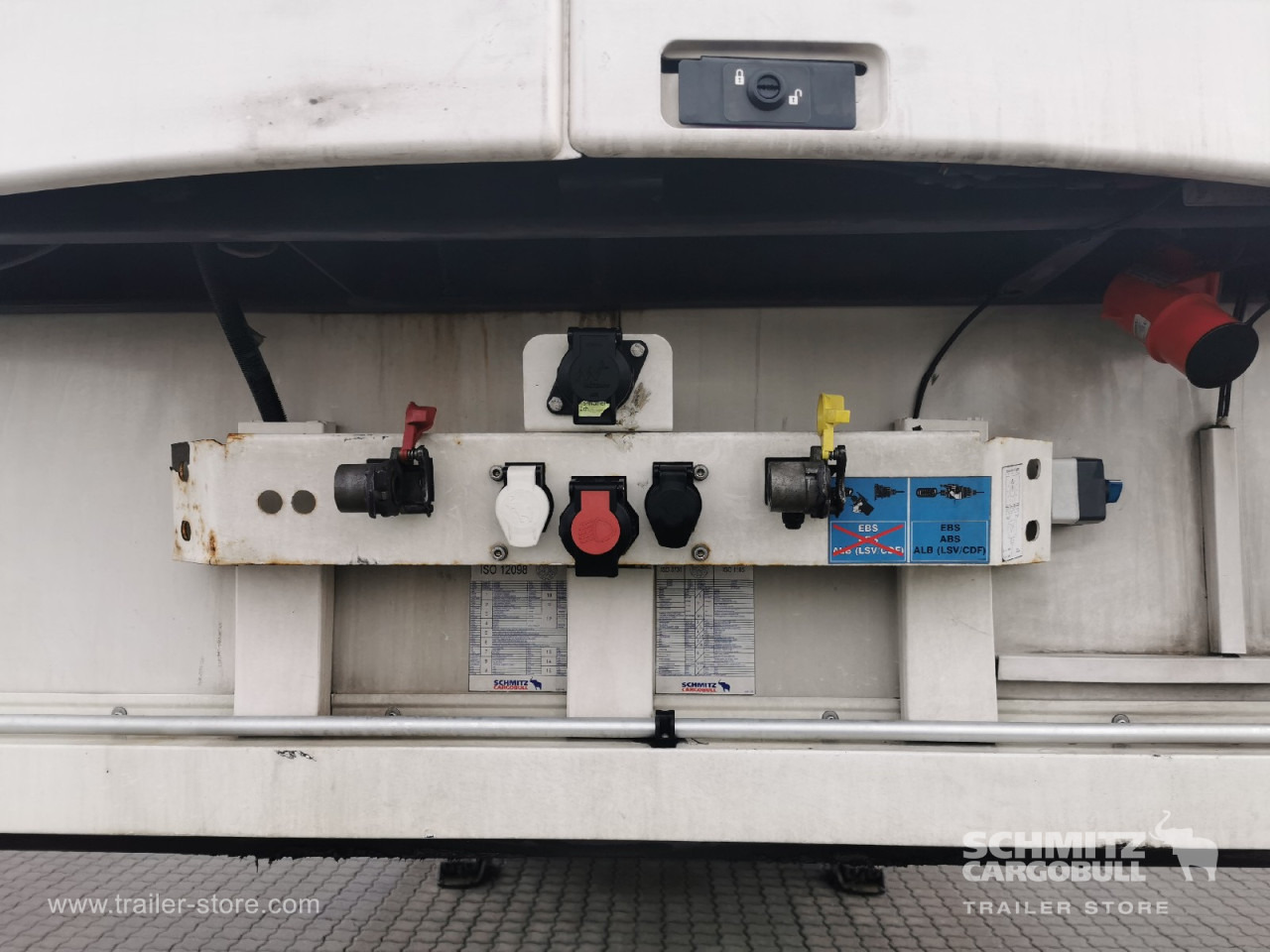 SCHMITZ Auflieger Tiefkühler Standard Double deck - Izoterminis puspriekabė: foto 4 SCHMITZ Auflieger Tiefkühler Standard Double deck - Izoterminis puspriekabė: foto 4