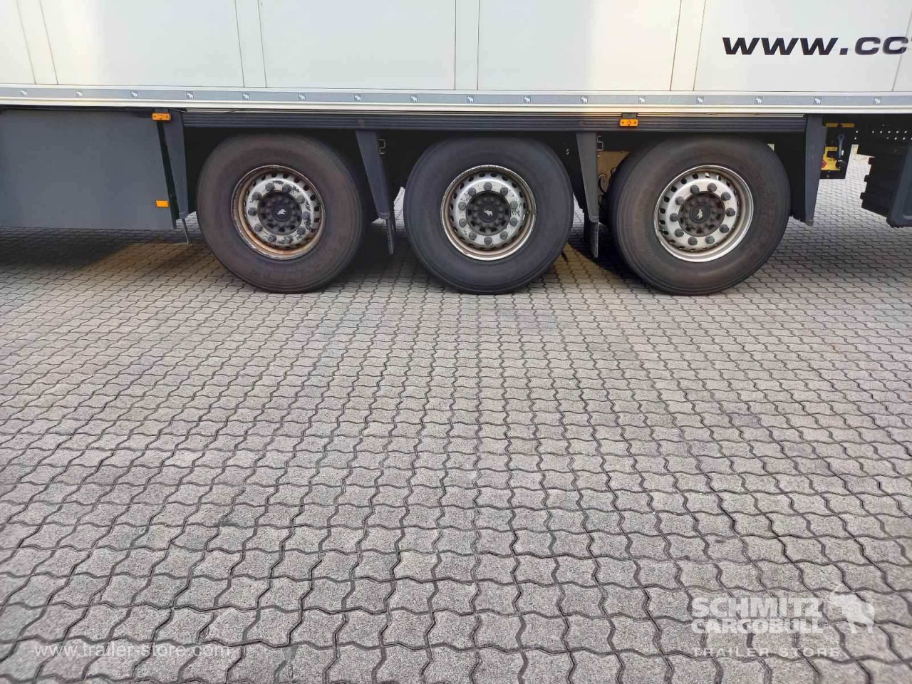 SCHMITZ Auflieger Tiefkühler Standard Double deck - Izoterminis puspriekabė: foto 2 SCHMITZ Auflieger Tiefkühler Standard Double deck - Izoterminis puspriekabė: foto 2