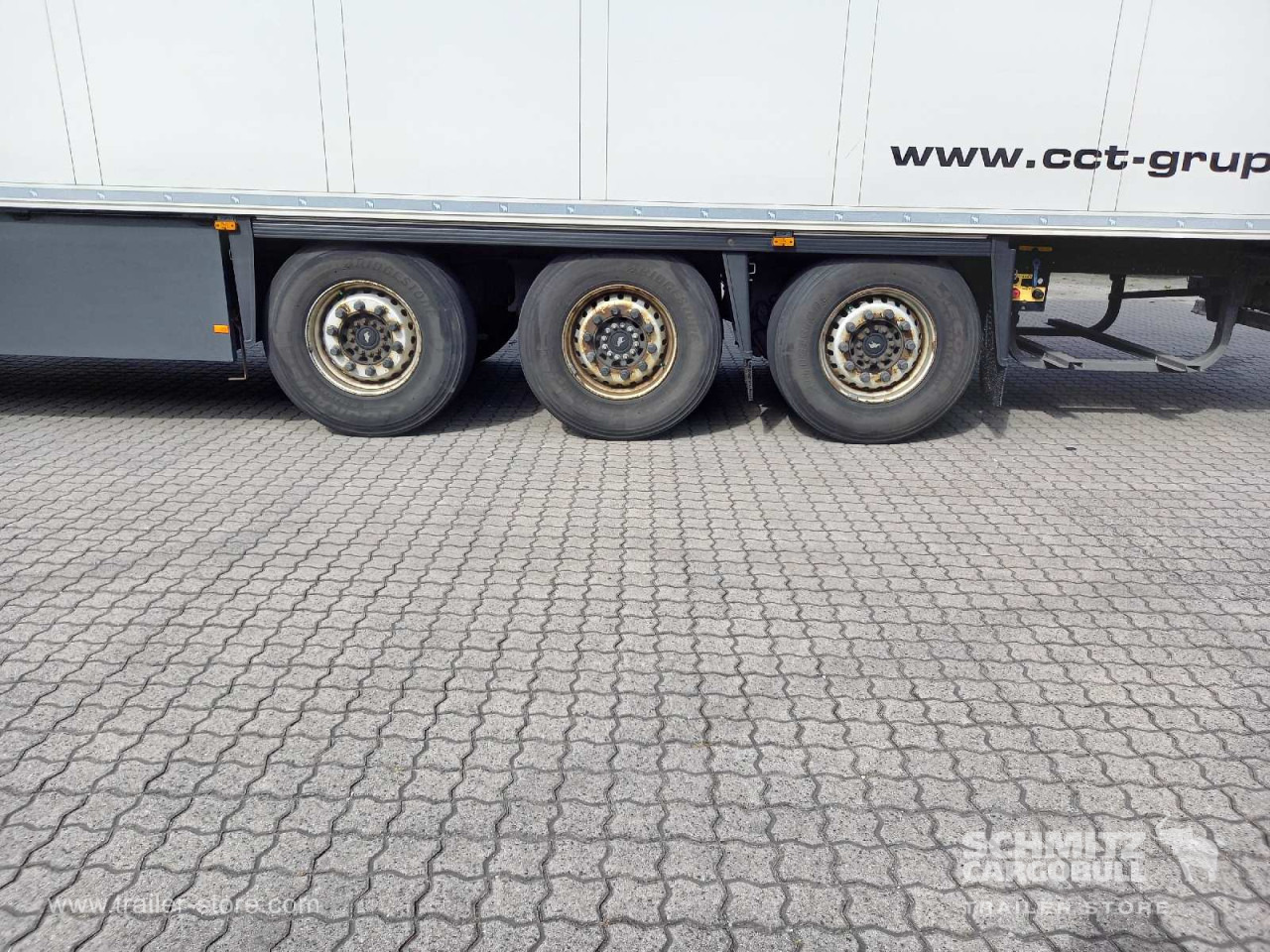 SCHMITZ Auflieger Tiefkühler Standard Double deck - Izoterminis puspriekabė: foto 2 SCHMITZ Auflieger Tiefkühler Standard Double deck - Izoterminis puspriekabė: foto 2