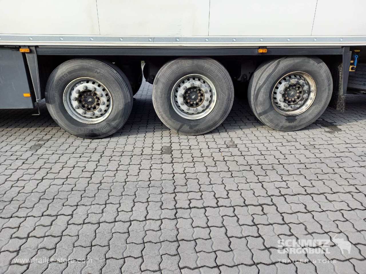 SCHMITZ Auflieger Tiefkühler Standard Double deck - Izoterminis puspriekabė: foto 2 SCHMITZ Auflieger Tiefkühler Standard Double deck - Izoterminis puspriekabė: foto 2