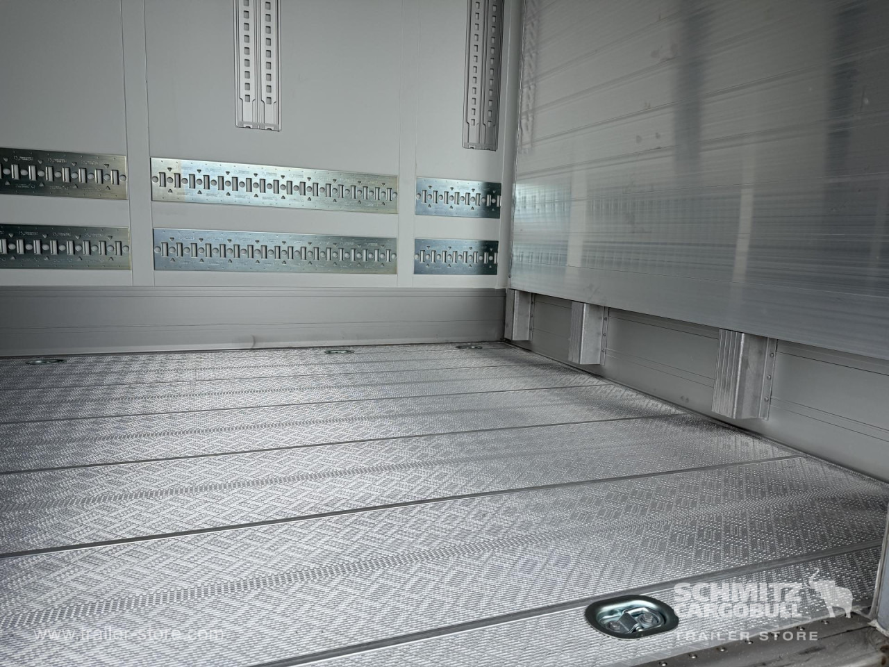 SCHMITZ Auflieger Tiefkühler Standard Double deck - Izoterminis puspriekabė: foto 5 SCHMITZ Auflieger Tiefkühler Standard Double deck - Izoterminis puspriekabė: foto 5