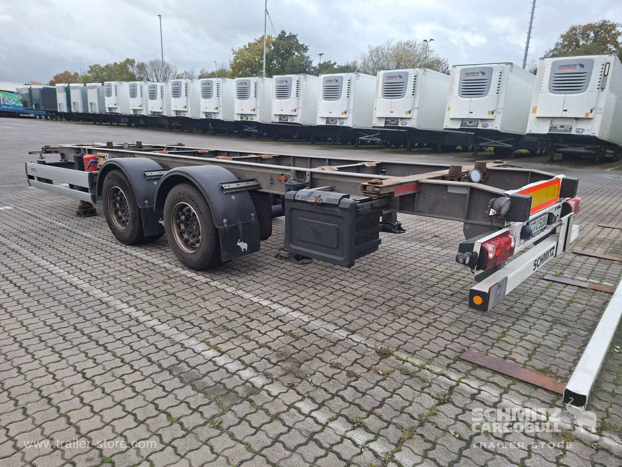 SCHMITZ Zentralachsanhänger Wechselfahrgestell - Konteineris-vežimus/ Sukeisti kūną priekaba: foto 4 SCHMITZ Zentralachsanhänger Wechselfahrgestell - Konteineris-vežimus/ Sukeisti kūną priekaba: foto 4