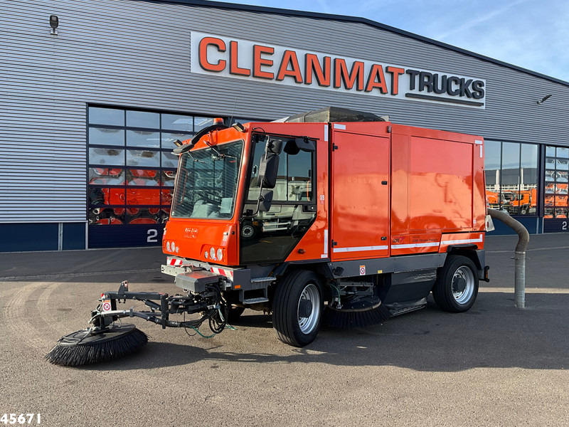 Dulevo 5020 Euro 6 with 3-rd brush - Gatvių šlavimo mašina: foto 1 Dulevo 5020 Euro 6 with 3-rd brush - Gatvių šlavimo mašina: foto 1