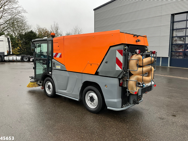 Kärcher MC 250 Just 16.579 km! - Gatvių šlavimo mašina: foto 5 Kärcher MC 250 Just 16.579 km! - Gatvių šlavimo mašina: foto 5