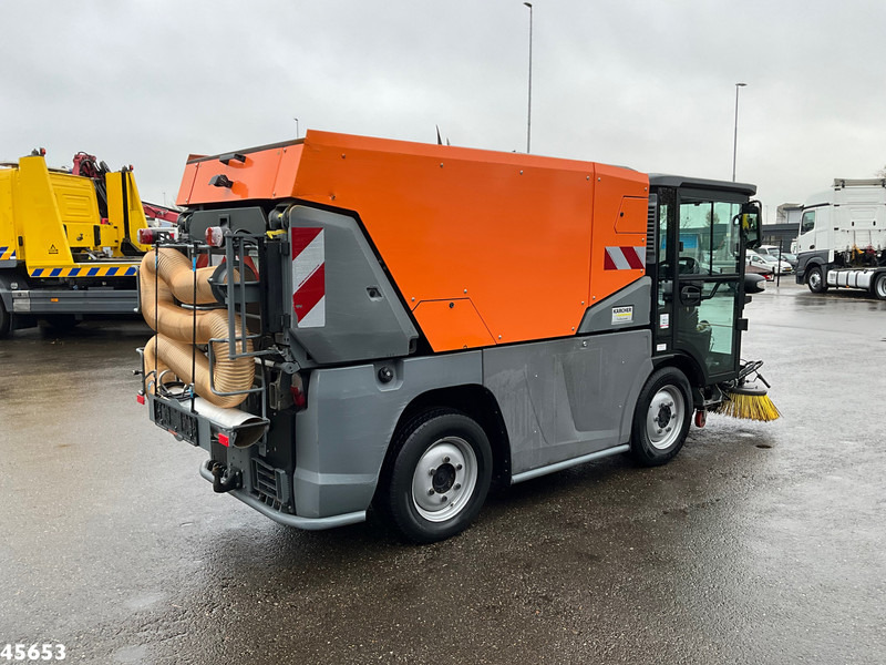 Kärcher MC 250 Just 16.579 km! - Gatvių šlavimo mašina: foto 4 Kärcher MC 250 Just 16.579 km! - Gatvių šlavimo mašina: foto 4