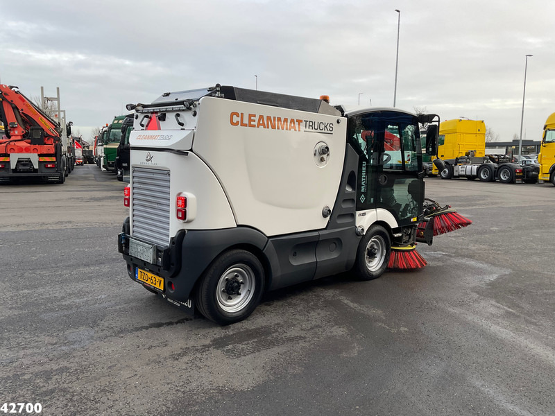 Mathieu MC 210 Azura Flex Euro 6 Stage 5 with 3-rd brush - Gatvių šlavimo mašina: foto 4 Mathieu MC 210 Azura Flex Euro 6 Stage 5 with 3-rd brush - Gatvių šlavimo mašina: foto 4