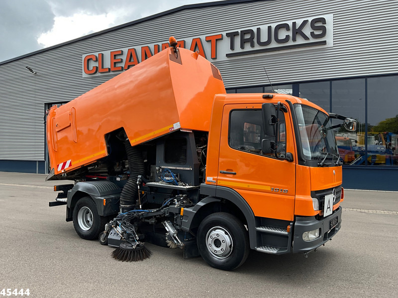Mercedes-Benz Atego 1018 Brock Left and right sweeper Just 141.848 km! - Gatvių šlavimo mašina: foto 1 Mercedes-Benz Atego 1018 Brock Left and right sweeper Just 141.848 km! - Gatvių šlavimo mašina: foto 1