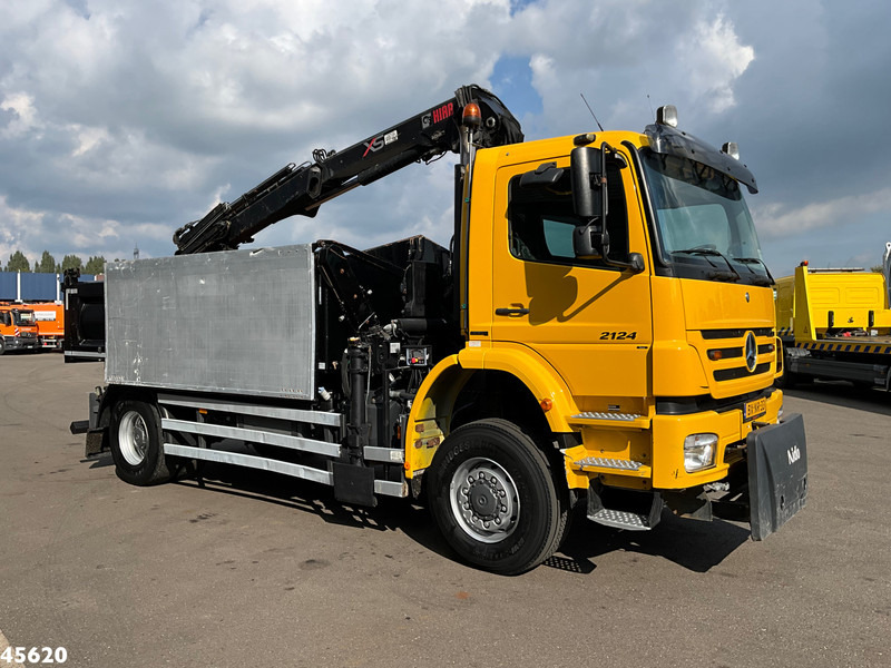 Mercedes-Benz Axor 2124 AK 4x4 Hiab 12 Tonmeter laadkraan Just 208.719 km! - Savivartis sunkvežimis, Sunkvežimis su kranu: foto 4 Mercedes-Benz Axor 2124 AK 4x4 Hiab 12 Tonmeter laadkraan Just 208.719 km! - Savivartis sunkvežimis, Sunkvežimis su kranu: foto 4