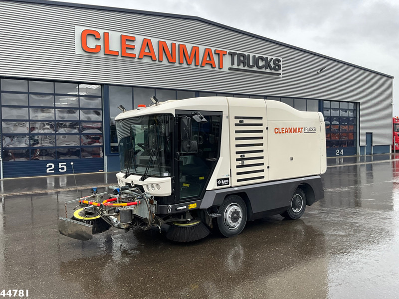 Ravo 540 CD Euro 6 with 3-rd brush - Gatvių šlavimo mašina: foto 2 Ravo 540 CD Euro 6 with 3-rd brush - Gatvių šlavimo mašina: foto 2