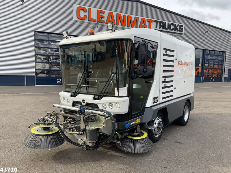 Ravo 540 STH Euro 6 with 3-rd brush - Gatvių šlavimo mašina: foto 2 Ravo 540 STH Euro 6 with 3-rd brush - Gatvių šlavimo mašina: foto 2