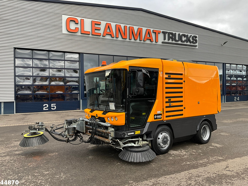 Ravo 540 with 3-rd brush - Gatvių šlavimo mašina: foto 1 Ravo 540 with 3-rd brush - Gatvių šlavimo mašina: foto 1