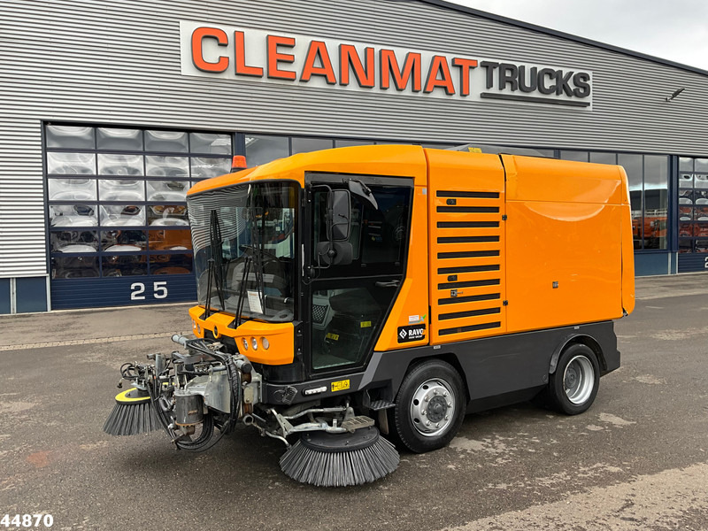 Ravo 540 with 3-rd brush - Gatvių šlavimo mašina: foto 3 Ravo 540 with 3-rd brush - Gatvių šlavimo mašina: foto 3