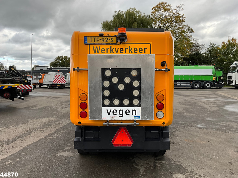 Ravo 540 with 3-rd brush - Gatvių šlavimo mašina: foto 5 Ravo 540 with 3-rd brush - Gatvių šlavimo mašina: foto 5