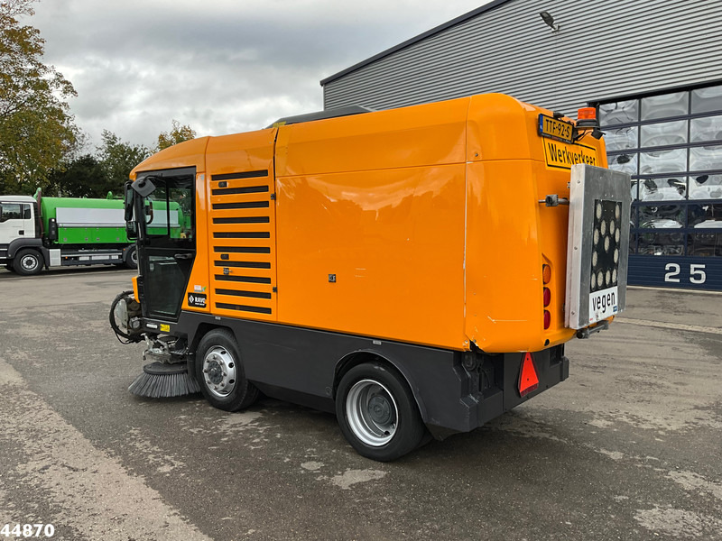 Ravo 540 with 3-rd brush - Gatvių šlavimo mašina: foto 4 Ravo 540 with 3-rd brush - Gatvių šlavimo mašina: foto 4