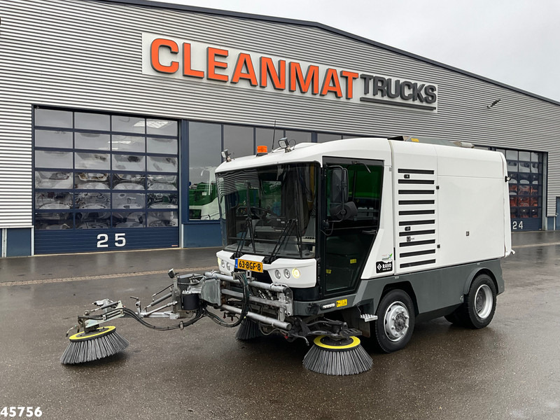 Ravo 580 with 3-rd brush - Gatvių šlavimo mašina: foto 2 Ravo 580 with 3-rd brush - Gatvių šlavimo mašina: foto 2