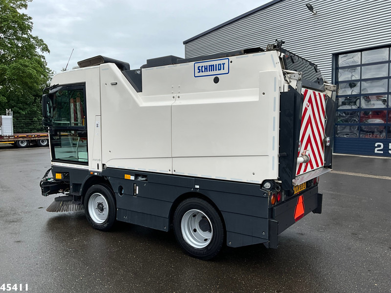 Schmidt Cleango 500 Compact Euro 6 with 3-rd brush - Gatvių šlavimo mašina: foto 5 Schmidt Cleango 500 Compact Euro 6 with 3-rd brush - Gatvių šlavimo mašina: foto 5