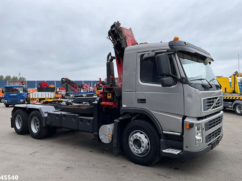 Volvo FM 340 6x4 Fassi 19 Tonmeter laadkraan - Vilkikas: foto 5 Volvo FM 340 6x4 Fassi 19 Tonmeter laadkraan - Vilkikas: foto 5