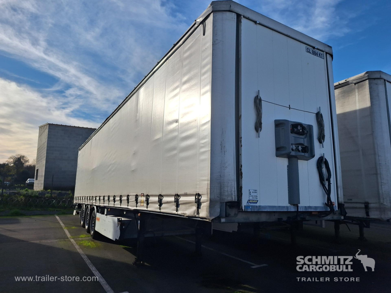 FRUEHAUF Curtainsider Standard Taillift - Tentinė puspriekabė: foto 1 FRUEHAUF Curtainsider Standard Taillift - Tentinė puspriekabė: foto 1