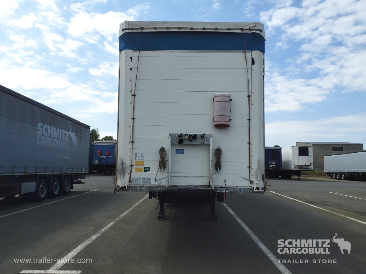 SCHMITZ Curtainsider Standard - Tentinė puspriekabė: foto 2 SCHMITZ Curtainsider Standard - Tentinė puspriekabė: foto 2