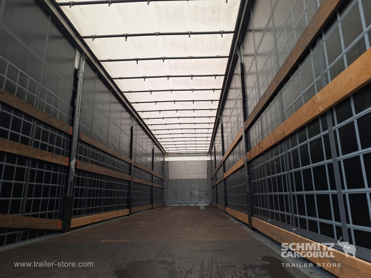 SCHMITZ Curtainsider Standard Taillift - Tentinė puspriekabė: foto 4 SCHMITZ Curtainsider Standard Taillift - Tentinė puspriekabė: foto 4