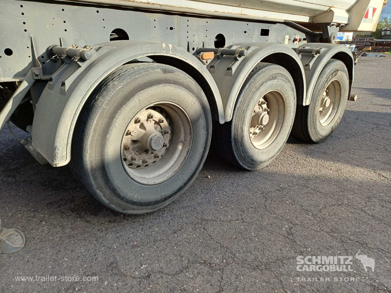 Savivartis puspriekabė MEILLER Auflieger Kipper Stahlrundmulde 26m³: foto 10 Savivartis puspriekabė MEILLER Auflieger Kipper Stahlrundmulde 26m³: foto 10