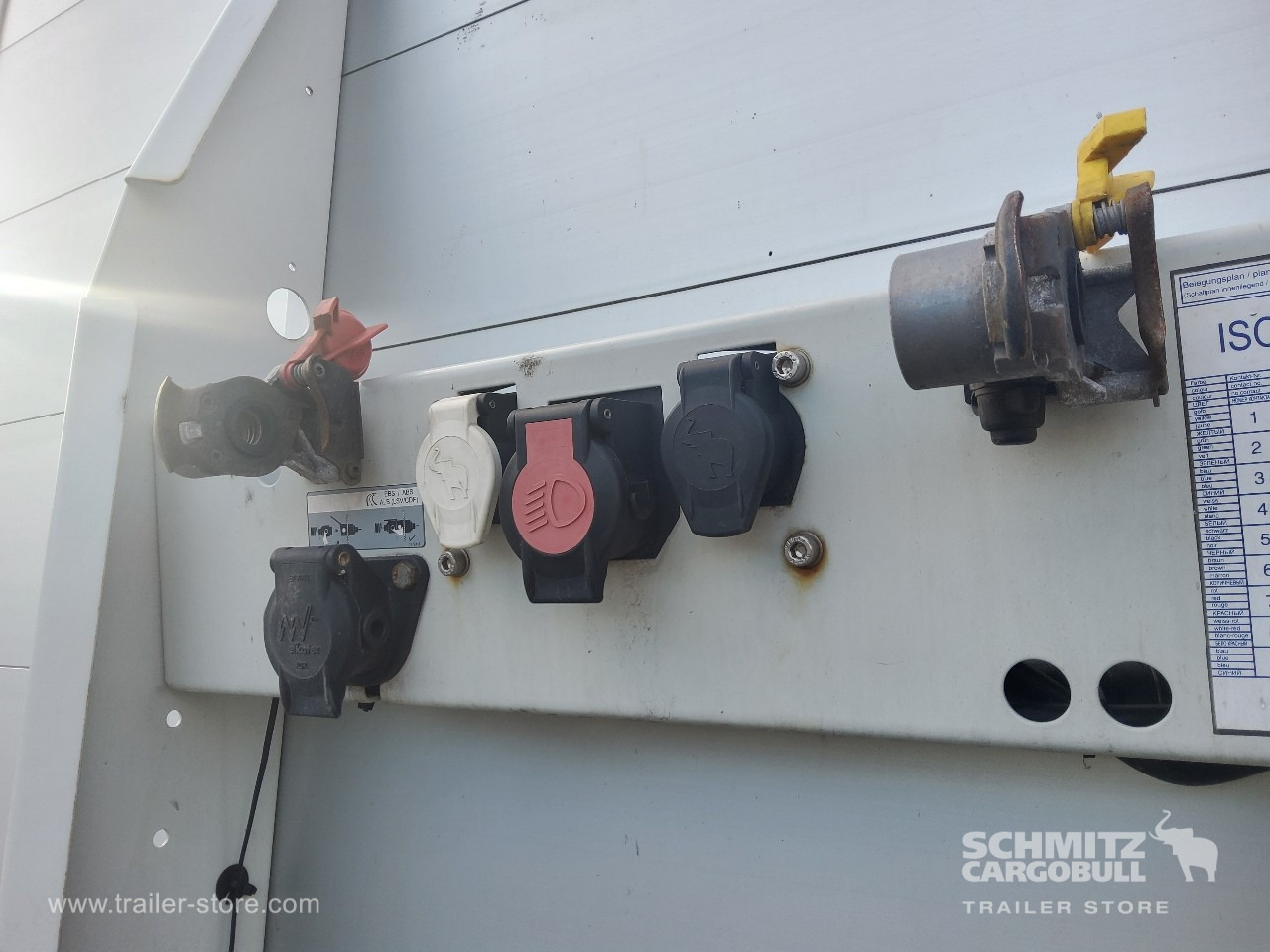 SCHMITZ Auflieger Curtainsider Mega - Tentinė puspriekabė: foto 4 SCHMITZ Auflieger Curtainsider Mega - Tentinė puspriekabė: foto 4