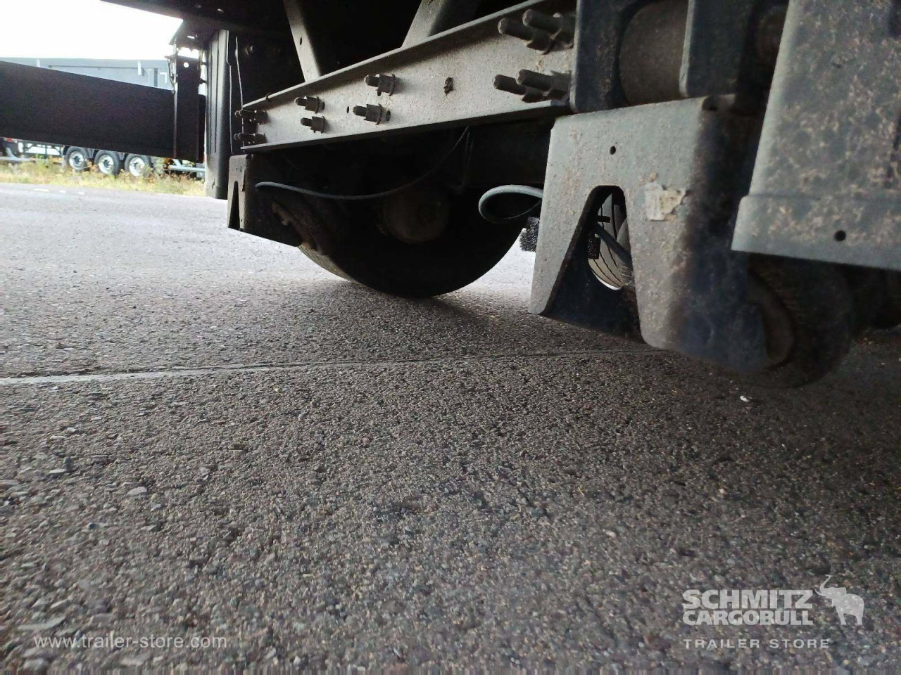 SCHMITZ Auflieger Curtainsider Mega - Tentinė puspriekabė: foto 4 SCHMITZ Auflieger Curtainsider Mega - Tentinė puspriekabė: foto 4