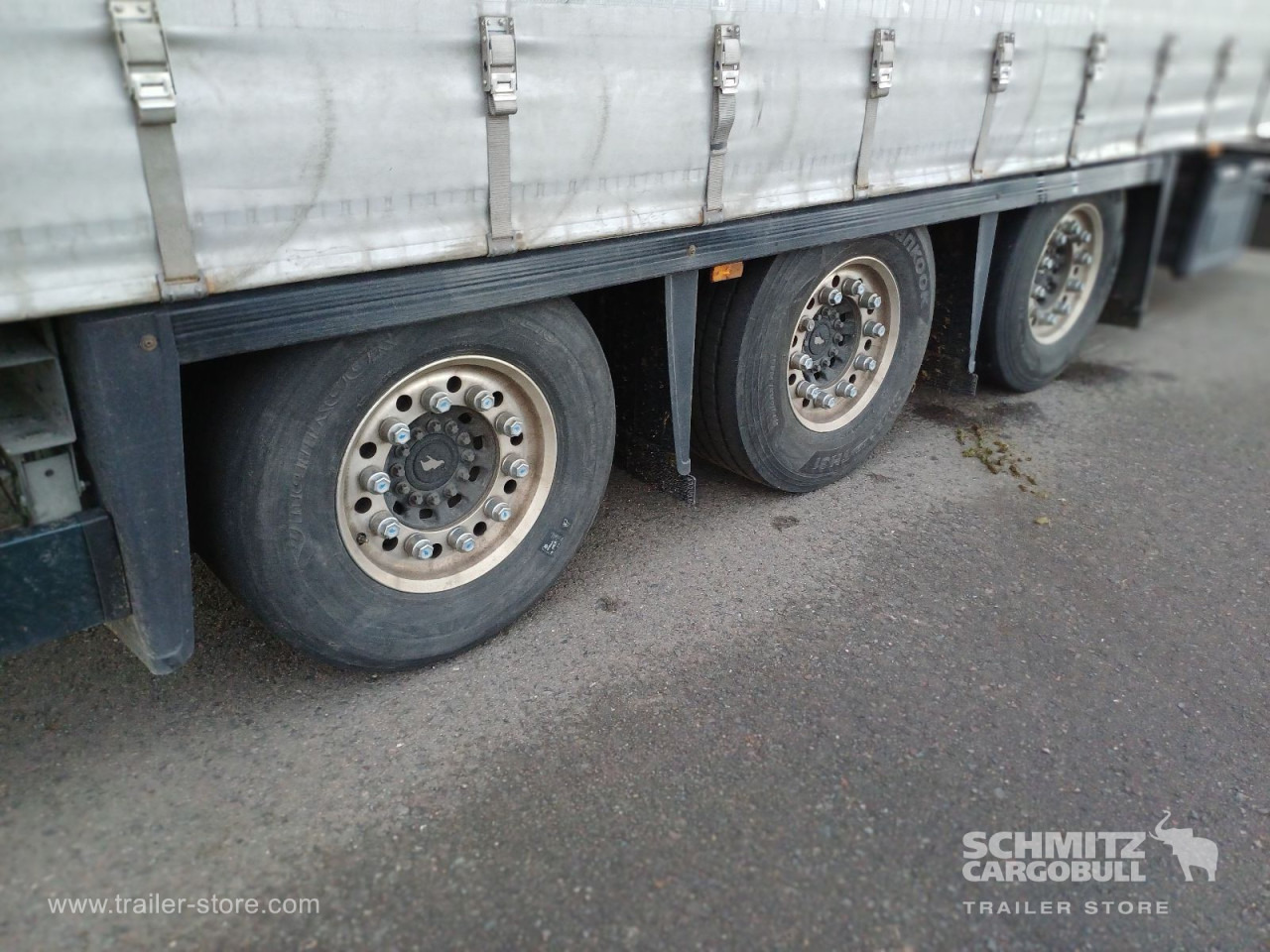 SCHMITZ Auflieger Curtainsider Mega - Tentinė puspriekabė: foto 3 SCHMITZ Auflieger Curtainsider Mega - Tentinė puspriekabė: foto 3