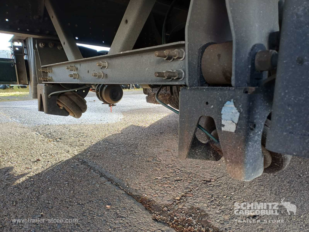 SCHMITZ Auflieger Curtainsider Mega - Tentinė puspriekabė: foto 4 SCHMITZ Auflieger Curtainsider Mega - Tentinė puspriekabė: foto 4